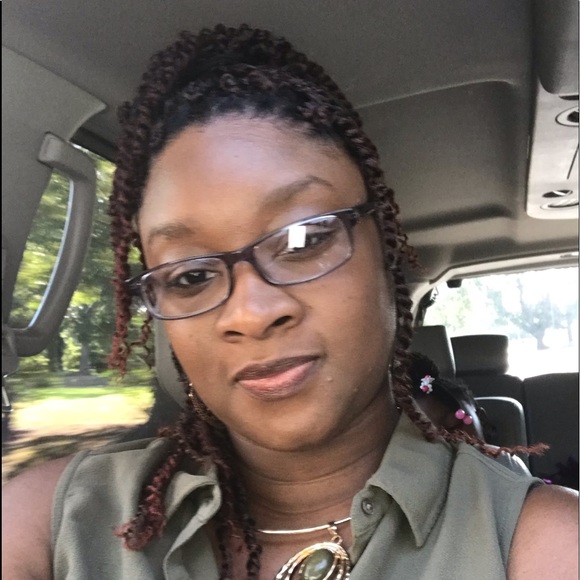 Meet your Posher, Latrica - Picture 1 of 1